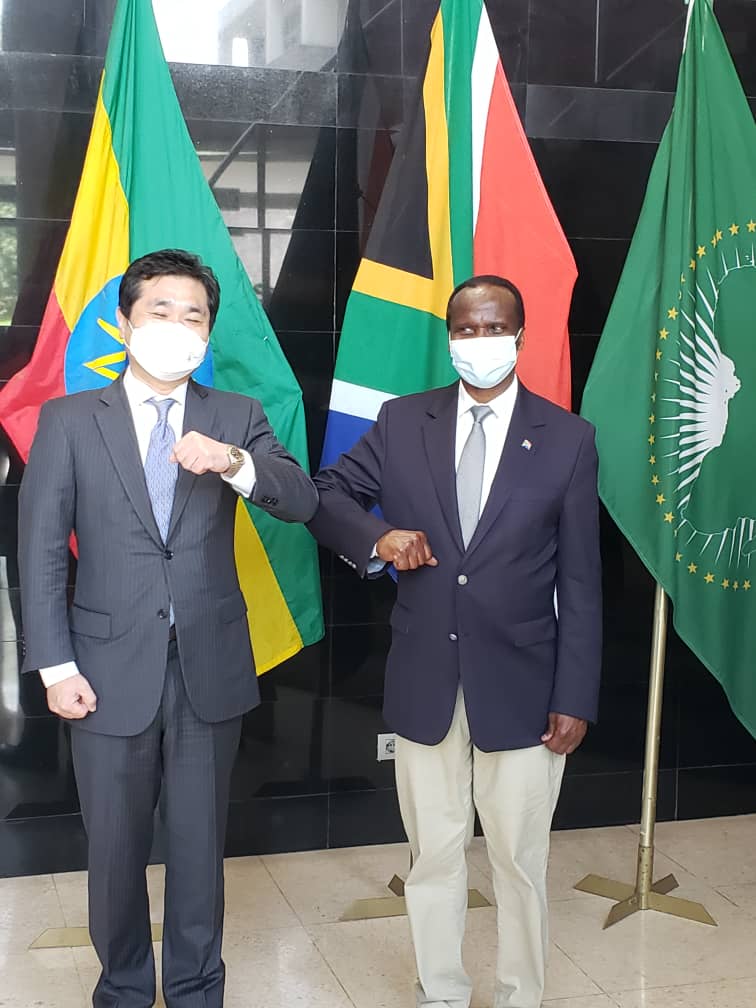 H.E. Ambassador Edward Xolisa Makaya received H.E. Mr Lim Hoonmin, Ambassador of African Affairs in the Republic of Korea's Foreign Ministry, on a courtesy visit on Friday, 24 September 2021.